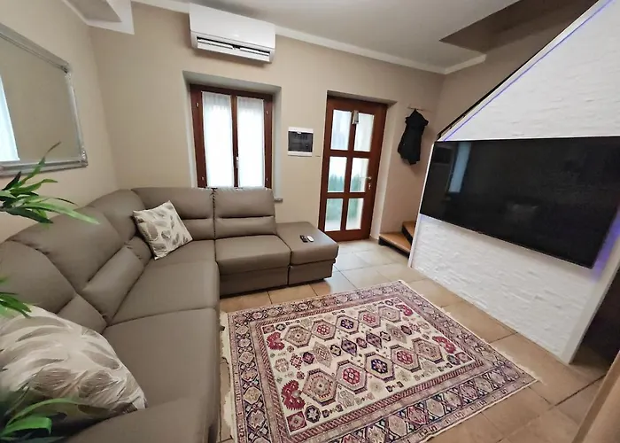 Casa Meghan * Castelletto sopra Ticino